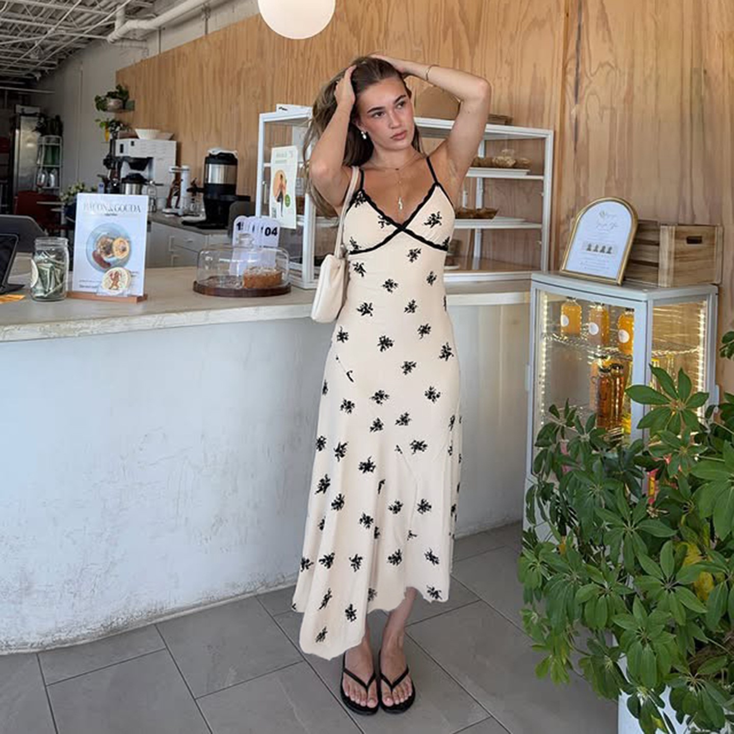 Lace Irregular Dress Slimming Strapless Dress - Image 3